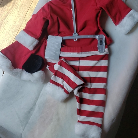 Disney Christmas Outfit - Picture 2 of 4